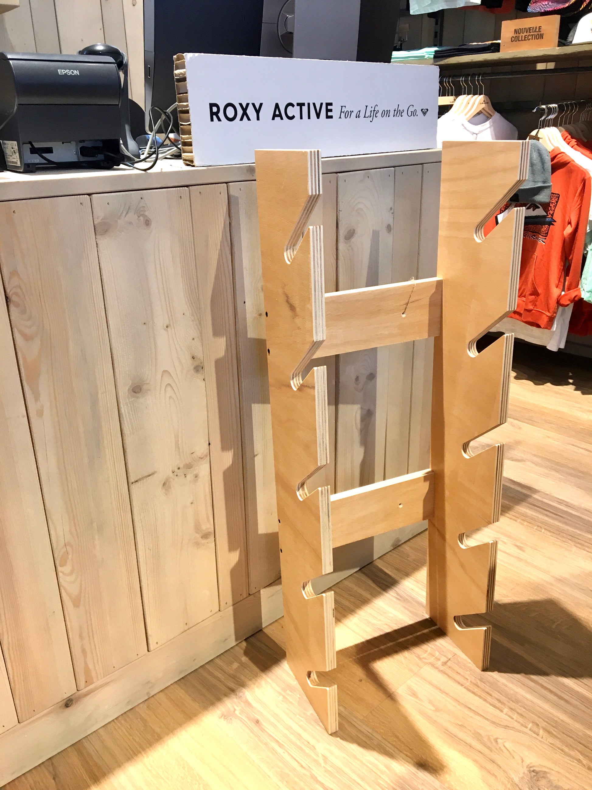 Supporto Da Parete In Bambù Per 2 Skateboard - Design Moderno Per Longboard E Snowboard - Foto 5